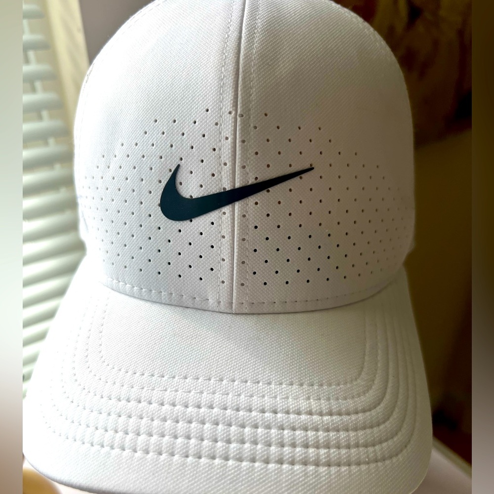 Nike Rise Structured SwooshFlex Dri-Fit Cap